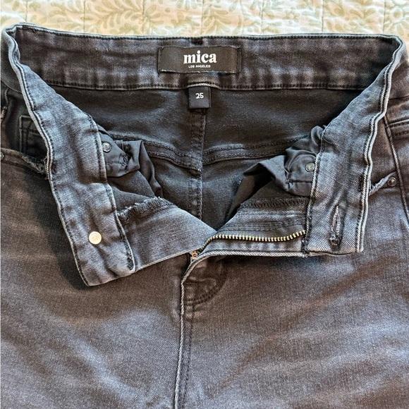 Mica Classic Black Skinny Jeans – Women’s Size 25 (Stretch) - Picture 4 of 7